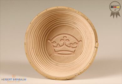 birnbaum gaerkoerbchen aus peddigrohr mit gravur krone