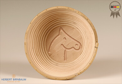 birnbaum gaerkoerbchen aus peddigrohr mit gravur pferd