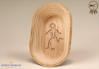 birnbaum gaerkoerbchen aus peddigrohr mit gravur fusballer